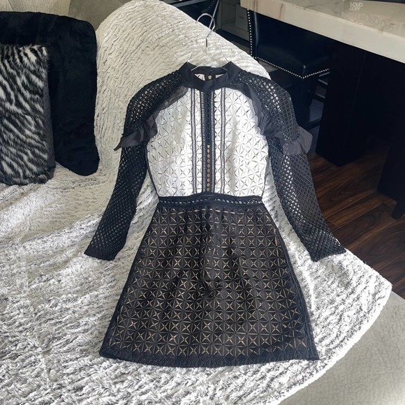 New Self-Portrait Geometric Monochrome Mini Dress in Black/White - Picture 4 of 13